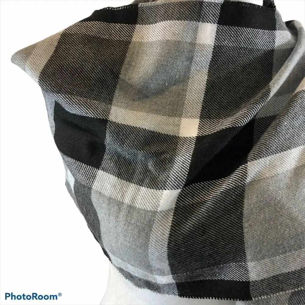 BNWT‎ Fashions by Mirabeau Plaid Scarf Black Grey